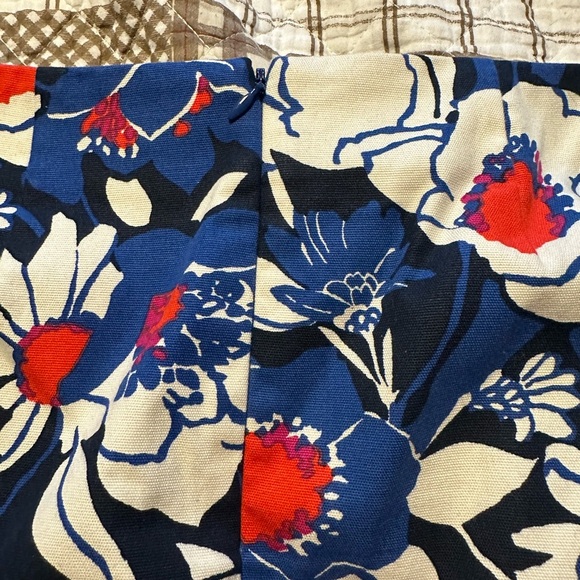 Cute colorful skirt. - Picture 7 of 7